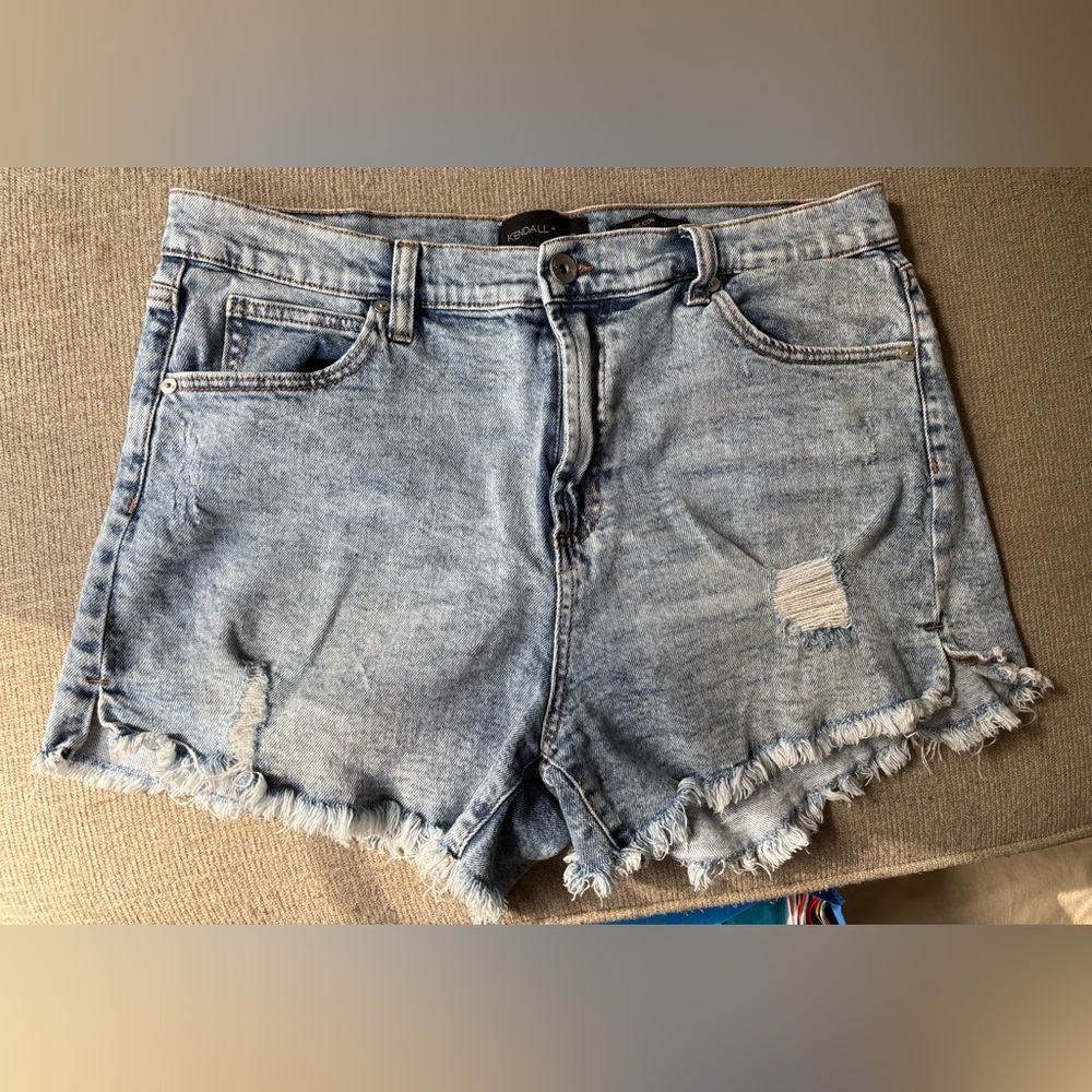 Kendall & Kylie Light Blue Distressed Jean Shorts Size 13/31